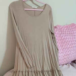 Tan Easel LS ruffle bottom shirt